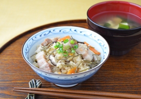 ジューシー(沖縄風炊き込みご飯) ジューシー(沖縄風炊き込みご飯)