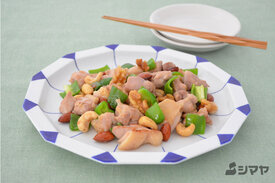 鶏肉とナッツのだし炒め
