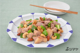 鶏肉とナッツのだし炒め