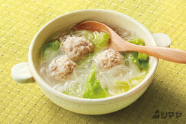 鶏団子の中華スープ